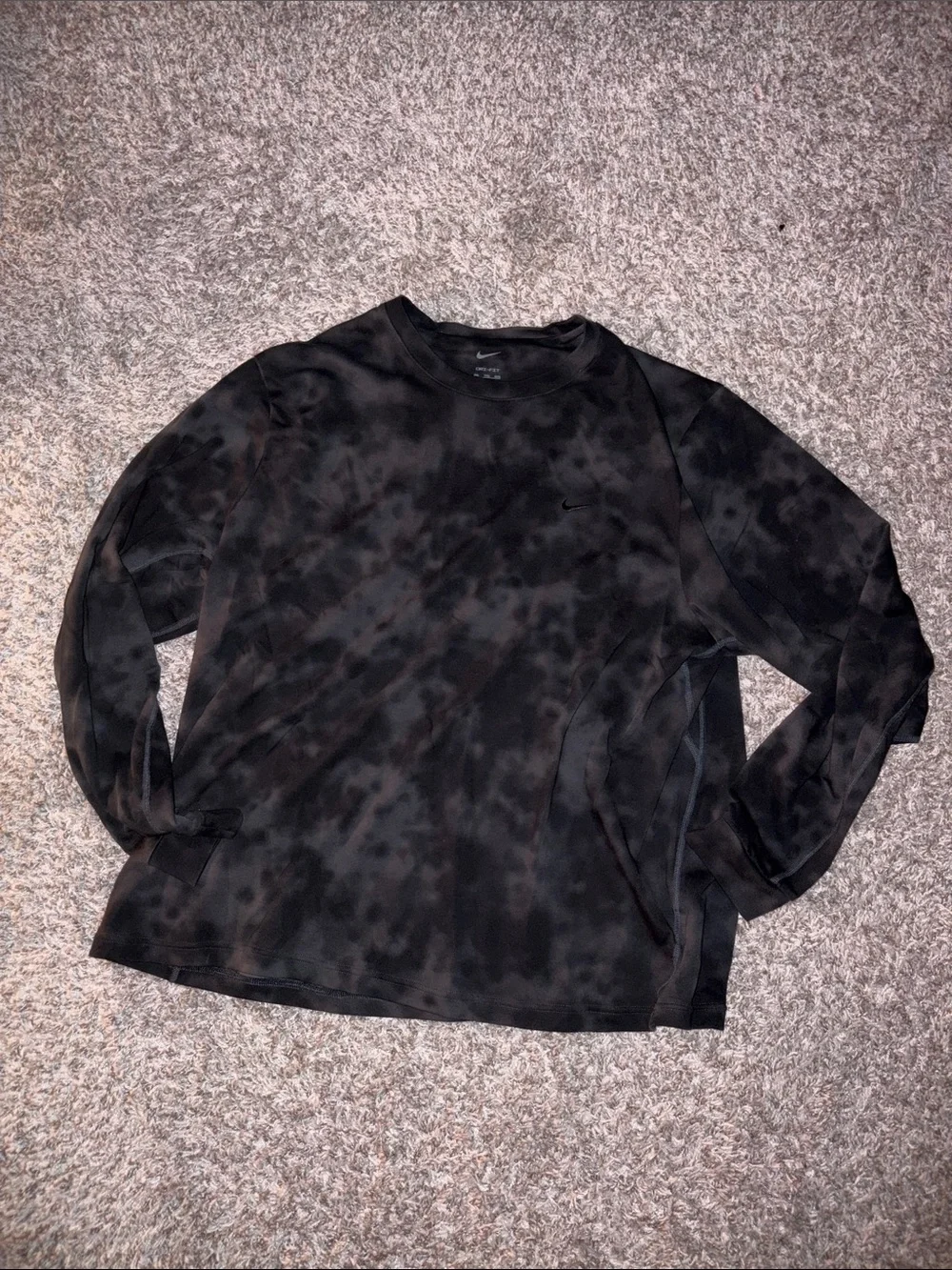 Nike Men’s Black Tie-Dye primary long sleeve shirt